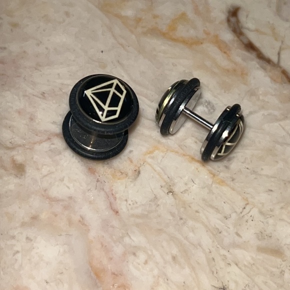 Spencer’s Diamond Logo Plug Lookalike Screw In / Screw Back Earrings - Picture 5 of 5